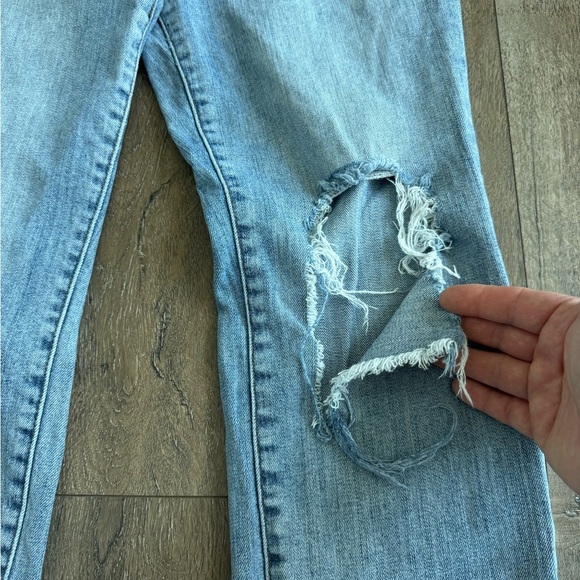 Kut from the Kloth Jeans. Women’s size 8. Light Wash. - Picture 3 of 9